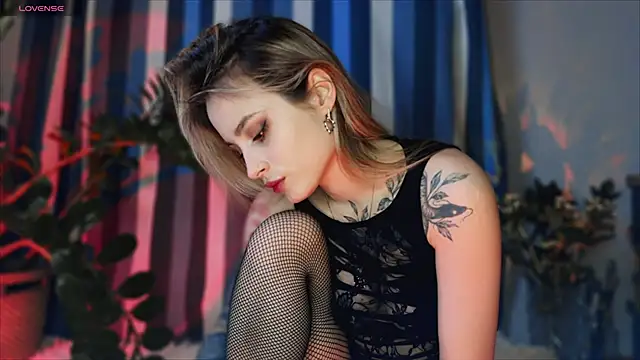 Snapshot of aviva_faith chatting on 11-28-25, 04:20 aviva faith online show from 11-28-25, 04:20