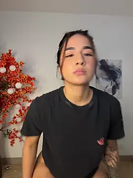 Snapshot of VictoriaHiill chatting on 02-02-26, 05:22 VictoriaHiill online show from 02-02-26, 05:22