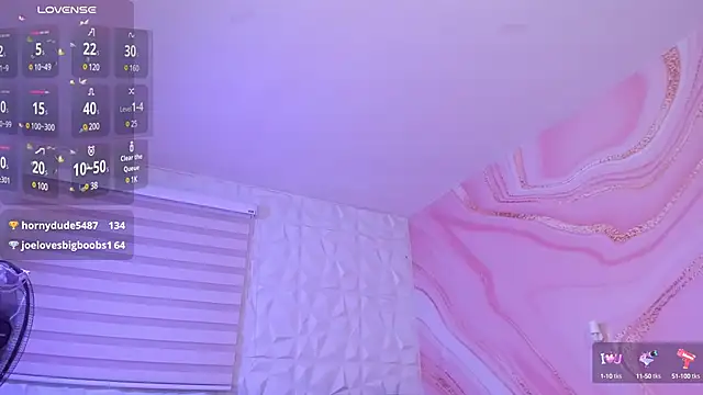 Snapshot of SaraaMills chatting on 01-11-25, 11:02 SaraaMills online show from 01-11-25, 11:02