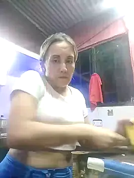 Snapshot of Isabel23zr chatting on 01-01-25, 12:53 Isabel23zr online show from 01-01-25, 12:53