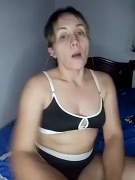 Snapshot of Isabel23zr chatting on 01-18-25, 04:37 Isabel23zr online show from 01-18-25, 04:37