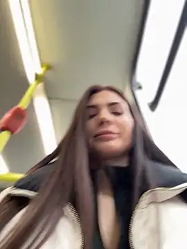 Snapshot of Accole chatting on 03-13-25, 07:53 Accole online show from 03-13-25, 07:53