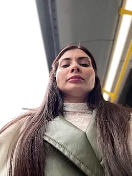 Snapshot of Accole chatting on 03-21-25, 07:22 Accole online show from 03-21-25, 07:22