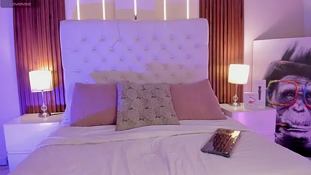 Snapshot of vega_roux chatting on 11-22-25, 07:29 vega roux online show from 11-22-25, 07:29