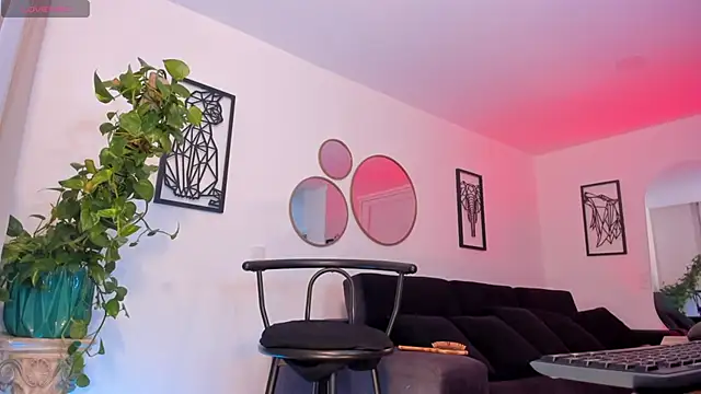 The queen of pleasure online show from 02-16-26, 01:13