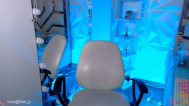 Snapshot of Jonesliam23 chatting on 06-02-26, 08:00 Jonesliam23 online show from 06-02-26, 08:00