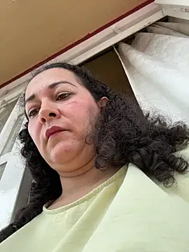 Snapshot of luisa_curli chatting on 05-31-26, 06:53 luisa curli online show from 05-31-26, 06:53