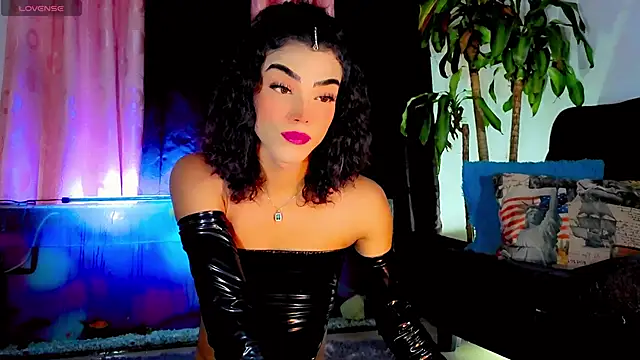 Snapshot of the-horus-girl chatting on 05-04-26, 01:45 the-horus-girl online show from 05-04-26, 01:45