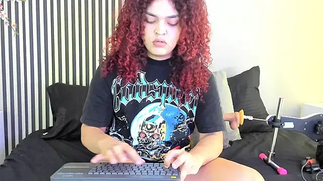 Snapshot of KarineWine chatting on 07-28-26, 03:13 KarineWine online show from 07-28-26, 03:13