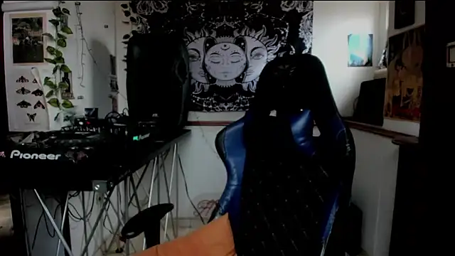 Demongirl6666 online show from 03-17-25, 05:49