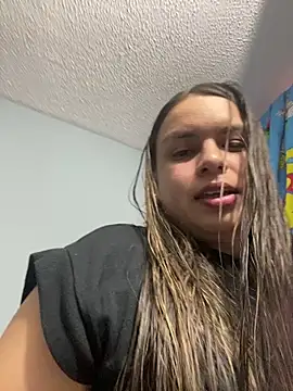 Snapshot of Nathaly00_ chatting on 12-14-25, 10:25 Nathaly00 online show from 12-14-25, 10:25