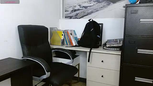 peyton golden1 online show from 11-20-25, 03:28