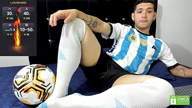 Snapshot of Noha_white chatting on 11-14-25, 07:45 Noha white online show from 11-14-25, 07:45