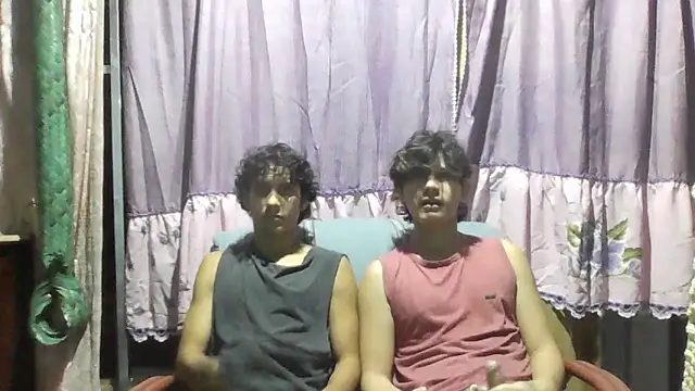 Snapshot of pedrodavid_ chatting on 10-15-25, 12:22 pedrodavid online show from 10-15-25, 12:22