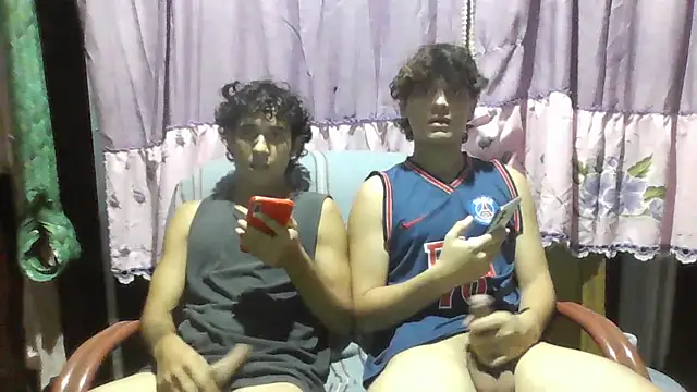 Snapshot of pedrodavid_ chatting on 10-19-25, 12:00 pedrodavid online show from 10-19-25, 12:00