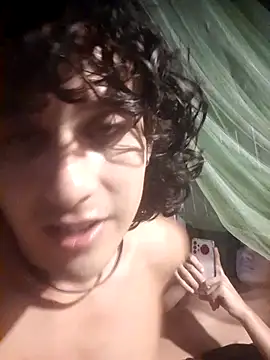 Snapshot of pedrodavid_ chatting on 06-13-26, 02:20 pedrodavid online show from 06-13-26, 02:20