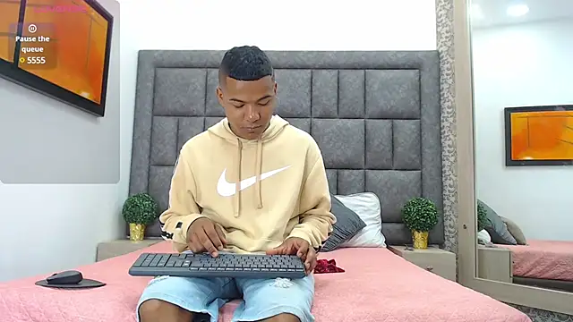 LiamsyAllison online show from 02-10-25, 02:37