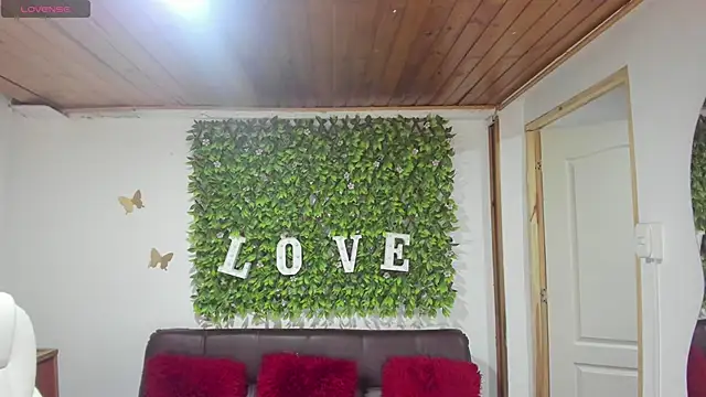 Enma  clark online show from 02-05-25, 07:10