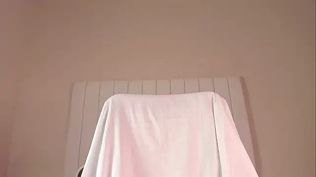 Snapshot of julieta_flower chatting on 10-08-25, 12:14 julieta flower online show from 10-08-25, 12:14