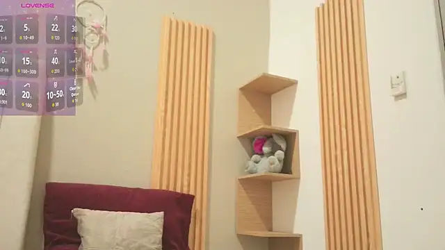 Snapshot of julieta_flower chatting on 02-23-26, 01:41 julieta flower online show from 02-23-26, 01:41