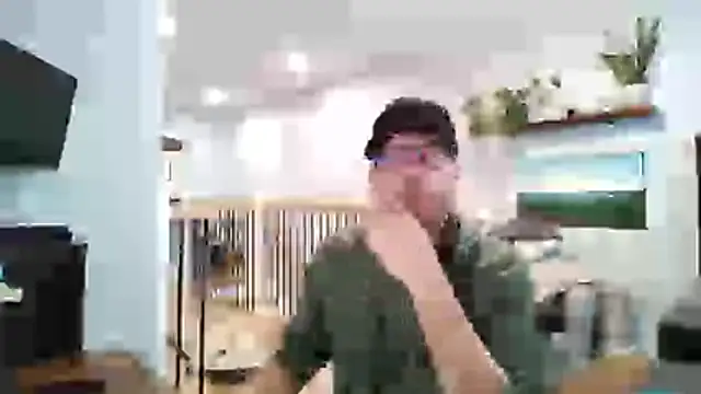 Snapshot of Bigdicktrav902 chatting on 03-30-26, 11:33 Bigdicktrav902 online show from 03-30-26, 11:33