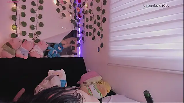 moonliiiight1 online show from 12-03-25, 09:02