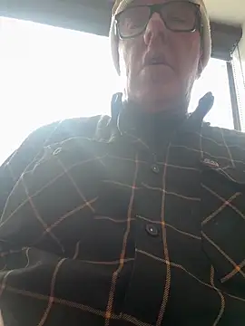 Snapshot of twist699 chatting on 03-25-26, 09:21 twist699 online show from 03-25-26, 09:21