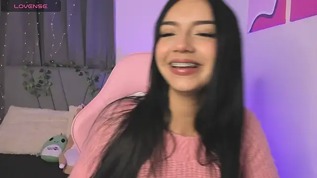 Snapshot of emy_bonita1 chatting on 12-05-24, 02:09 emy bonita1 online show from 12-05-24, 02:09