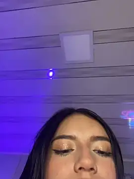 Snapshot of emy_bonita1 chatting on 12-15-24, 02:19 emy bonita1 online show from 12-15-24, 02:19