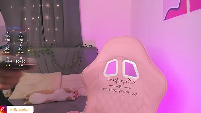 Snapshot of emy_bonita1 chatting on 01-14-25, 01:15 emy bonita1 online show from 01-14-25, 01:15