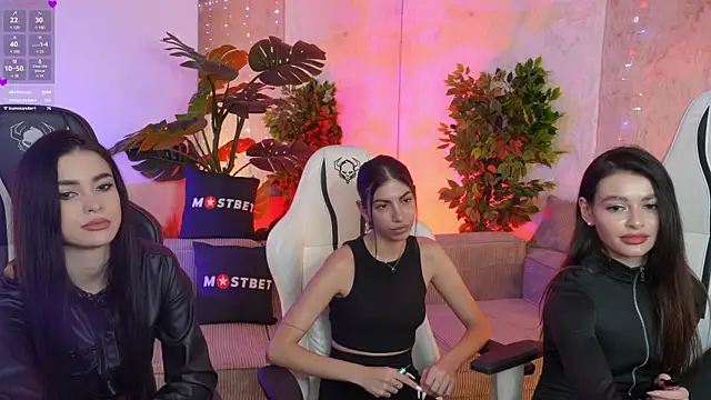 Snapshot of Gabriella054 chatting on 12-05-24, 02:33 Gabriella054 online show from 12-05-24, 02:33