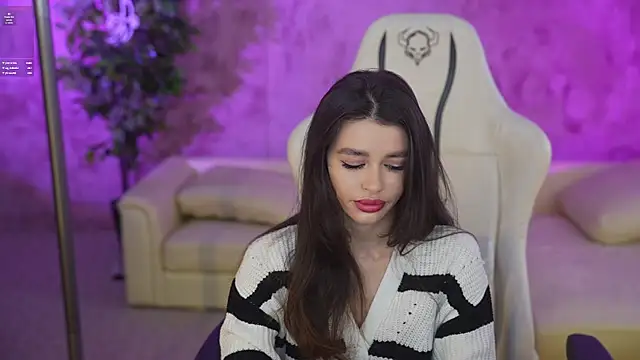 Snapshot of Gabriella054 chatting on 03-03-25, 07:54 Gabriella054 online show from 03-03-25, 07:54