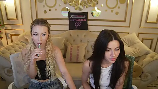 Snapshot of Gabriella054 chatting on 04-08-26, 03:01 Gabriella054 online show from 04-08-26, 03:01