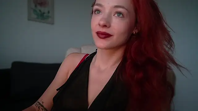 Snapshot of MiaRouge chatting on 07-05-26, 02:40 MiaRouge online show from 07-05-26, 02:40