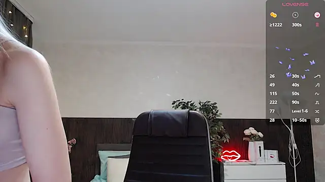 Snapshot of Cutie_Annie chatting on 12-24-24, 01:49 Cutie Annie online show from 12-24-24, 01:49