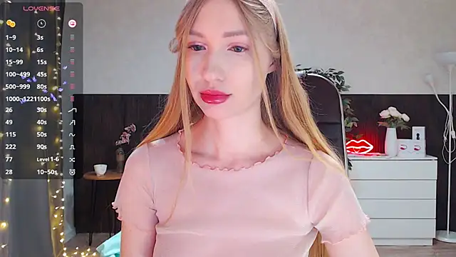 Snapshot of Cutie_Annie chatting on 02-26-25, 01:21 Cutie Annie online show from 02-26-25, 01:21
