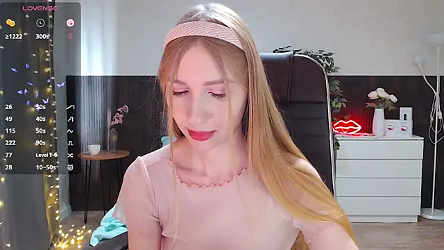 Snapshot of Cutie_Annie chatting on 02-26-25, 08:15 Cutie Annie online show from 02-26-25, 08:15