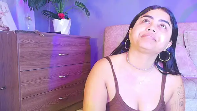 jade brunnette online show from 06-25-26, 08:02