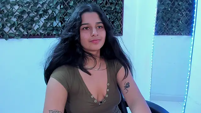 Snapshot of Megan_Whitte chatting on 01-17-25, 01:57 Megan Whitte online show from 01-17-25, 01:57