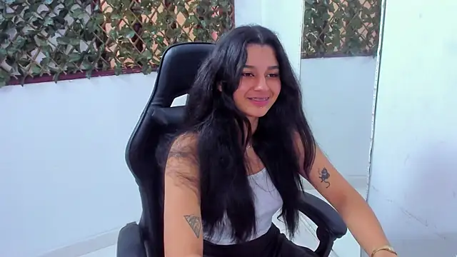 Snapshot of Megan_Whitte chatting on 02-15-25, 08:22 Megan Whitte online show from 02-15-25, 08:22