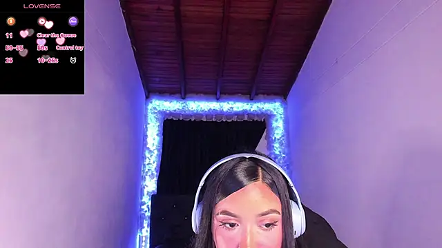 Snapshot of Mariana_Hasper_ chatting on 12-04-24, 02:20 Mariana Hasper  online show from 12-04-24, 02:20