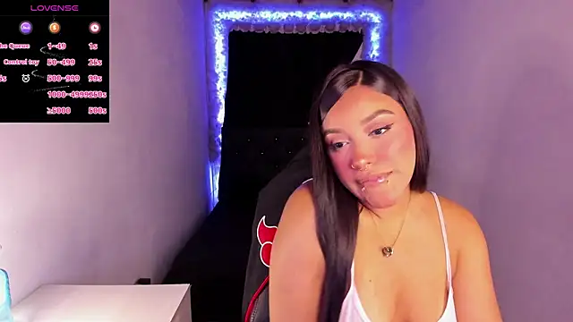 Snapshot of Mariana_Hasper_ chatting on 12-20-24, 01:36 Mariana Hasper  online show from 12-20-24, 01:36