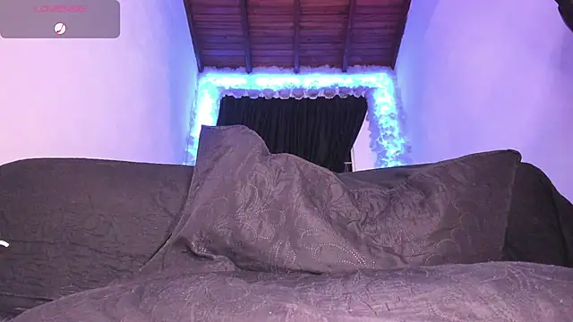 Snapshot of Mariana_Hasper_ chatting on 02-08-25, 01:11 Mariana Hasper  online show from 02-08-25, 01:11