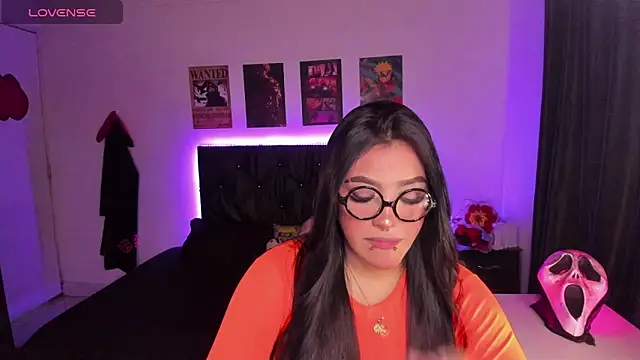 Snapshot of Mariana_Hasper_ chatting on 10-31-25, 04:02 Mariana Hasper  online show from 10-31-25, 04:02