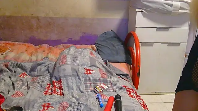 Snapshot of couplemilf2 chatting on 01-10-25, 08:15 couplemilf2 online show from 01-10-25, 08:15