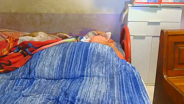 Snapshot of couplemilf2 chatting on 02-07-25, 07:49 couplemilf2 online show from 02-07-25, 07:49