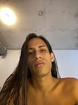 Snapshot of AlexaWarner chatting on 06-22-26, 10:07 AlexaWarner online show from 06-22-26, 10:07