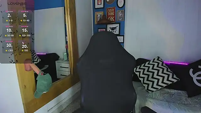 VladHellsing4 online show from 11-08-25, 02:39