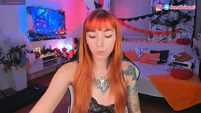 Anna Prince online show from 10-26-25, 04:18