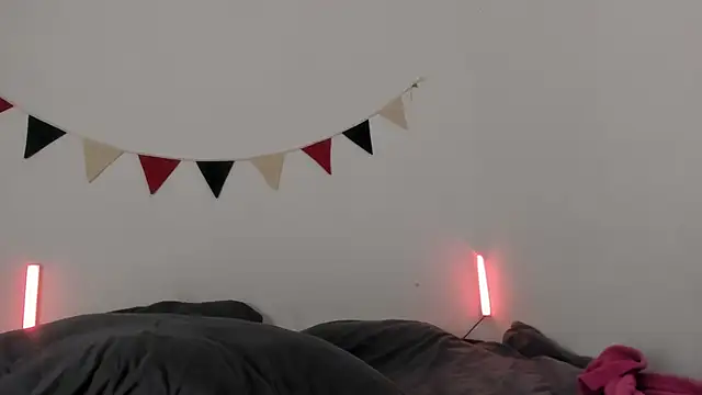 MiaDavis21 online show from 10-16-25, 05:47